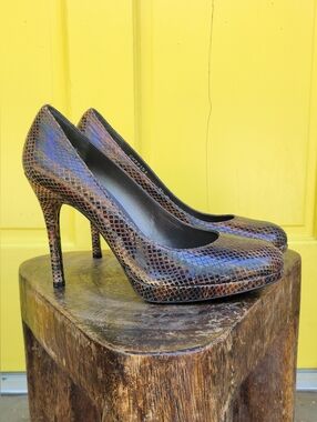 Stuart Weitzman Snakeskin Embossed Leather Stiletto Size 8.5 M Designer Heels